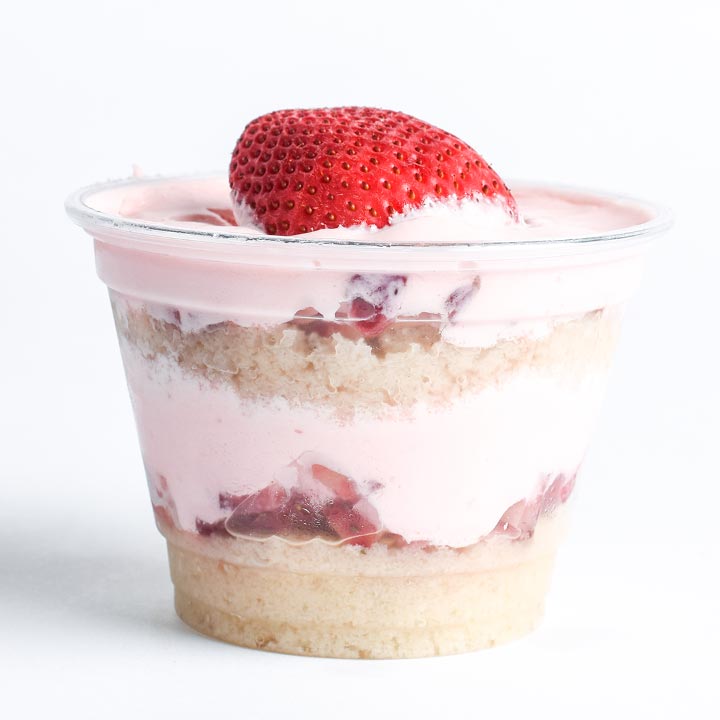 CAKE IN A CUP STRAWBERRY MOUSSE